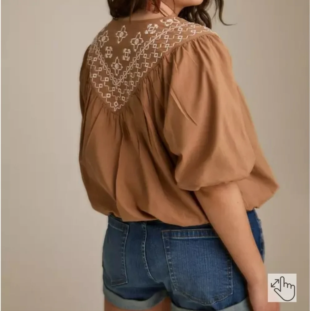 FESTI Bubble Top Size 00 Medium 10 Taupe Embroidered Blouse Top Torrid Tie Chest - Picture 2 of 11